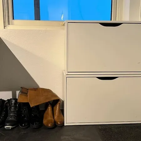 Sentralt I Med Parkering, Egen Inngang Apartment *