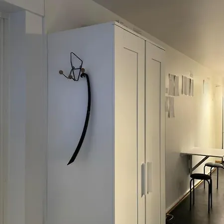 Sentralt I Med Parkering, Egen Inngang Apartment