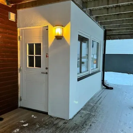 Sentralt I Med Parkering, Egen Inngang Apartment Tromso